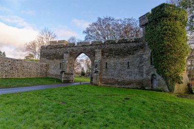 Croft Şatosu, İngiltere 'nin Herefordshire kentindeki Croft köyünde bir kır evi. 1085 'ten beri Croft ailesine ait olan şato ve mülk 18. yüzyılda elden ele geçti Croft Kalesi ve Parkland - Herefordshire - 6 Ocak 20