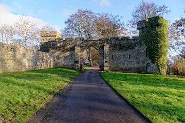 Croft Şatosu, İngiltere 'nin Herefordshire kentindeki Croft köyünde bir kır evi. 1085 'ten beri Croft ailesine ait olan şato ve mülk 18. yüzyılda elden ele geçti Croft Kalesi ve Parkland - Herefordshire - 6 Ocak 20