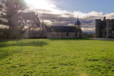 Croft Şatosu, İngiltere 'nin Herefordshire kentindeki Croft köyünde bir kır evi. 1085 'ten beri Croft ailesine ait olan şato ve mülk 18. yüzyılda elden ele geçti Croft Kalesi ve Parkland - Herefordshire - 6 Ocak 20