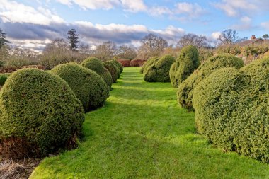 Croft Şatosu, İngiltere 'nin Herefordshire kentindeki Croft köyünde bir kır evi. 1085 'ten beri Croft ailesine ait olan şato ve mülk 18. yüzyılda elden ele geçti Croft Kalesi ve Parkland - Herefordshire - 6 Ocak 20