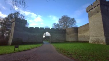 Croft Şatosu, İngiltere 'nin Herefordshire kentindeki Croft köyünde bir kır evi. 1085 'ten beri Croft ailesine ait olan şato ve mülk 18. yüzyılda elden ele geçti - Croft Kalesi ve Parkland - Herefordshire - 6 Ocak 2024