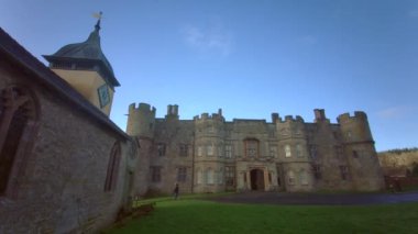 Croft Şatosu, İngiltere 'nin Herefordshire kentindeki Croft köyünde bir kır evi. 1085 'ten beri Croft ailesine ait olan şato ve mülk 18. yüzyılda elden ele geçti - Croft Kalesi ve Parkland - Herefordshire - 6 Ocak 2024