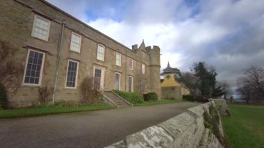 Croft Şatosu, İngiltere 'nin Herefordshire kentindeki Croft köyünde bir kır evi. 1085 'ten beri Croft ailesine ait olan şato ve mülk 18. yüzyılda elden ele geçti - Croft Kalesi ve Parkland - Herefordshire - 6 Ocak 2024