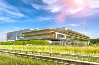 Ham Laakdal, Belçika - 8 Eylül 2024: Nike Avrupa Lojistik Kampüsü