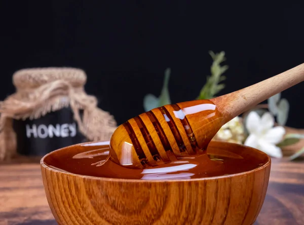 Honungsskeden Kommer Skålen Full Honung Honung Innehåller Många Näringsämnen Antioxidanter — Stockfoto