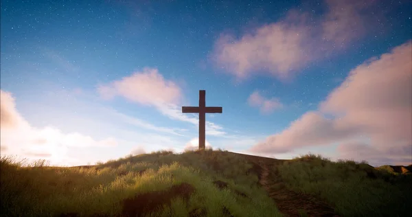 Jeden Kříž Kopci Mraky Pohybujícími Modré Hvězdnaté Obloze Velikonoce Vzkříšení — Stock fotografie