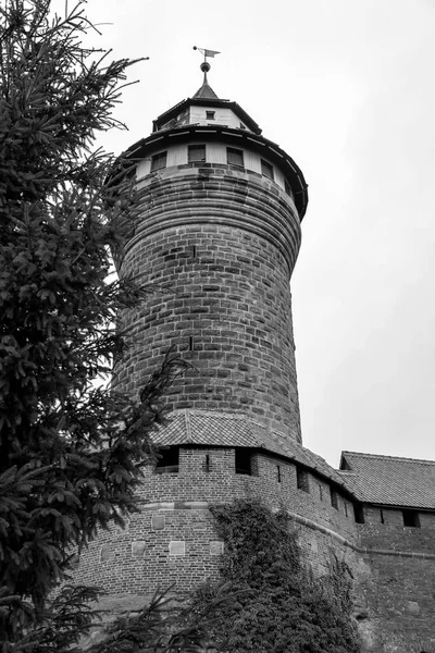 Icónica Torre Sinwell Parte Del Kaiserburg Fortificación Real Casco Antiguo — Foto de Stock