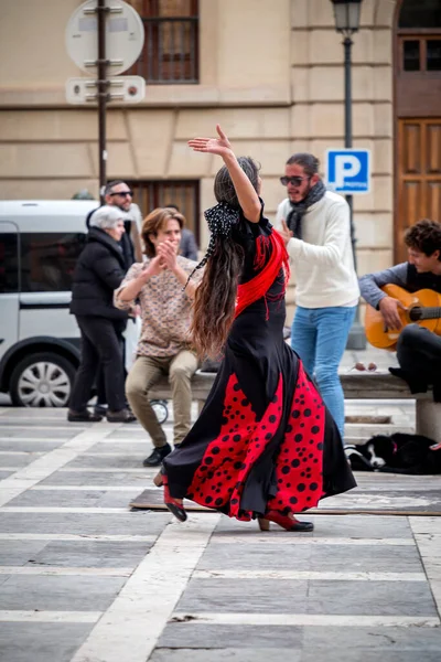 Granada Spanien Feb 2022 Grupp Zigenare Som Utför Flamencokonst Gatan — Stockfoto