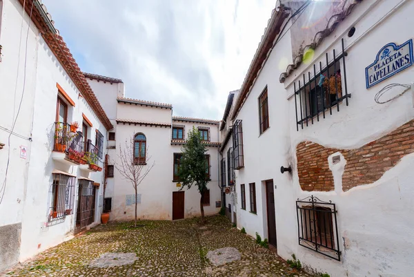 西班牙格拉纳达 2022年2月26日 西班牙安达卢西亚自治区历史名城格拉纳达的一般性建筑和街道景观 — 图库照片
