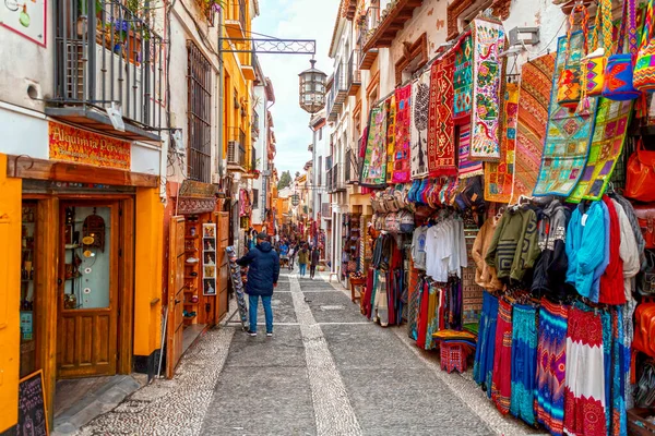 Granada Španělsko Února 2022 Tradiční Turistické Zboží Prodávané Muslimské Čtvrti — Stock fotografie