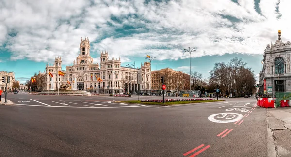 2022年2月19日 西班牙马德里 Cibeles宫 旧称Palacio Comunicaciones 是一座建筑群 由马德里Cibeles广场的两座白色立面组成 — 图库照片