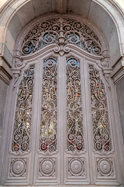 Old Beautiful Ornate Door Classic Architectural Detail — Stock Photo, Image