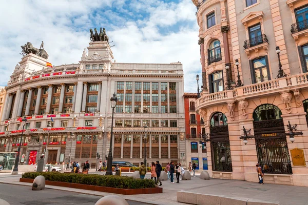 스페인 마드리드 Feb 2022 Banco Bilbao Vizcaya 칼레데알 칼라에 건물이다 — 스톡 사진
