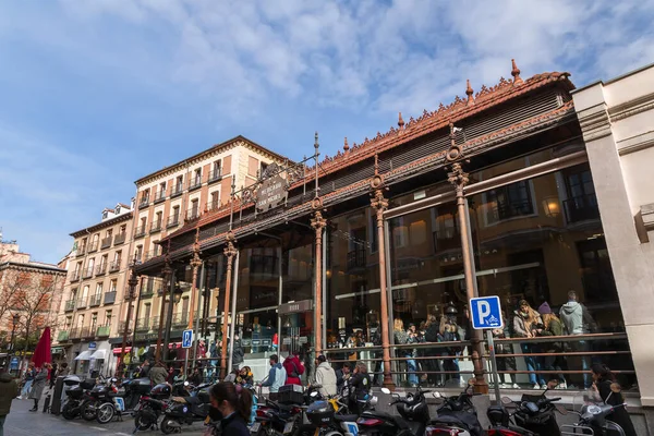 マドリード スペイン 2022年2月19日 Mercado San Miguelはスペインのマドリードに位置する屋根付きの市場です 元々は1916年に建てられ 2009年に改装されオープンしました — ストック写真
