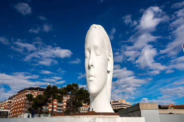 Madryt Hiszpania Feb 2022 Nowoczesna Rzeźba Julia Autorstwa Jaume Plensy — Zdjęcie stockowe