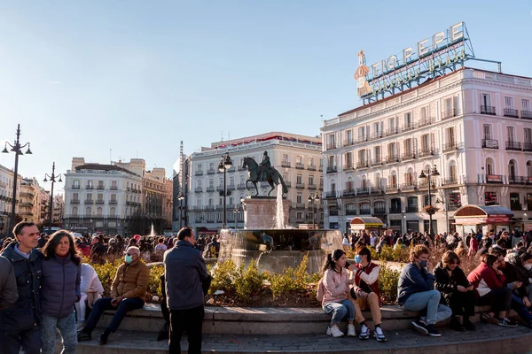 Madrid España Feb 2022 Puerta Del Sol Una Plaza Pública —  Fotos de Stock