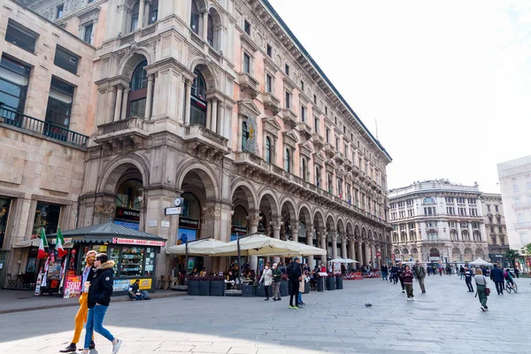 Милан Италия Марта 2022 Corso Vittorio Emanuele Бывшая Улица Серви — стоковое фото