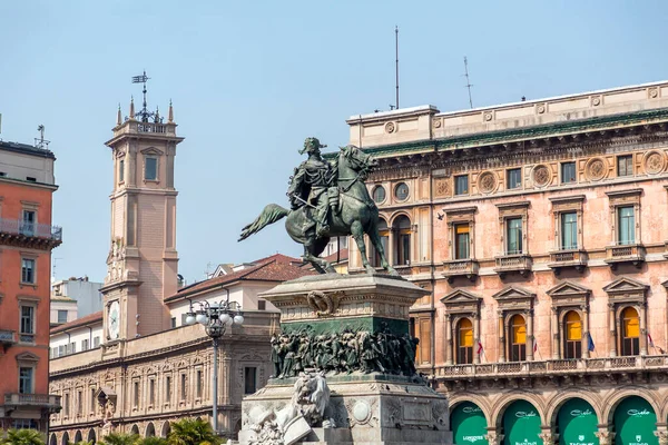 Milan Italie Mars 2022 Statue Équestre Bâtiments Historiques Autour Place — Photo