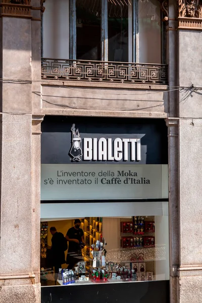 밀라노 이탈리아 2022 밀라노의 Bialetti 기구를 만드는 알폰소 가설립 이탈리아의 — 스톡 사진