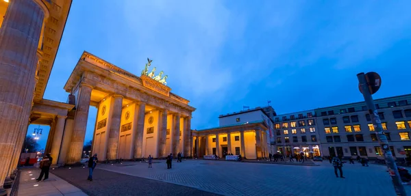 2021年12月15日 德国柏林勃兰登堡门 Brandenburg Gate 或勃兰登堡托尔 Brandenburger Tor 的标志性建筑 — 图库照片