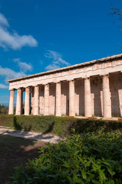 ヘファイストス神殿 ヘファイストスこうじ ヘファイストス ヘファイストス ギリシャのアテネにあるヘファイストスに捧げられた保存状態の良いギリシャの神殿である — ストック写真