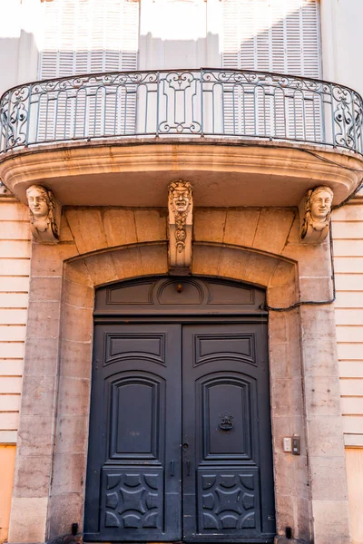 Старі Гарні Пишні Двері Класичні Архітектурні Деталі Знайдені Ліоні Франція — стокове фото