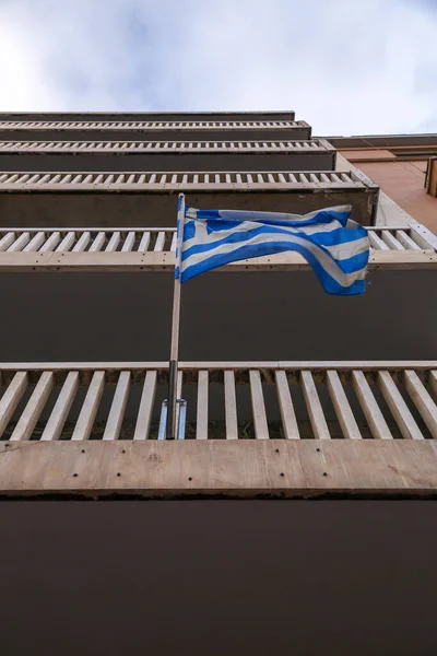 Прапор Греції Махає Прапором Балконі Афінах — стокове фото