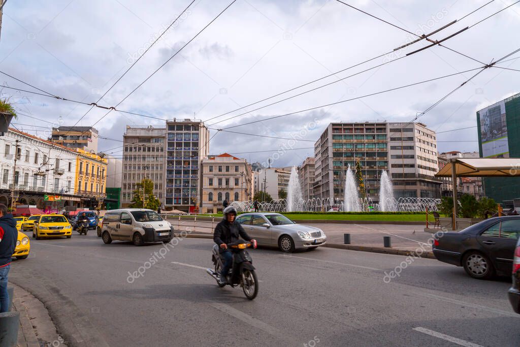 Atenas, Grecia 24 Nov 2021 La Plaza Omonia o Plaza Concord es una