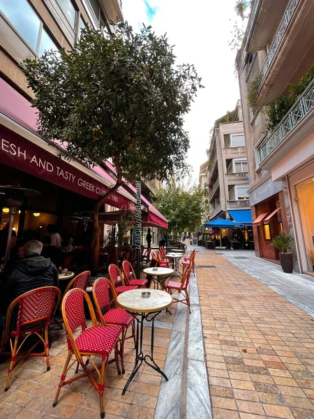 아테네 그리스 2021 그리스 아테네의 거리에 전통적 그리스 식당들의 — 스톡 사진