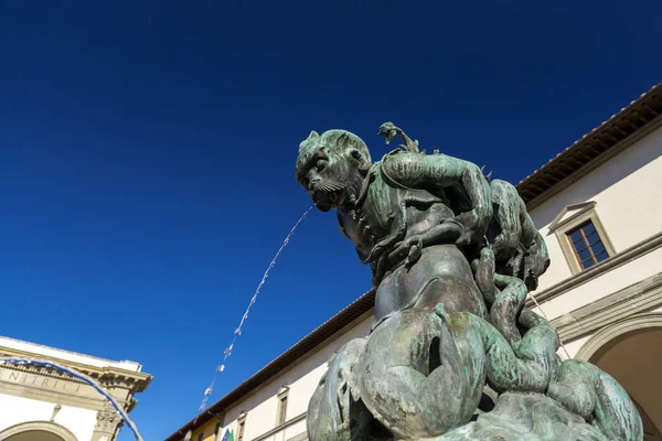 フィレンツェ イタリア 4月5 2022 サンティッシマAnunziata広場はSs Annziata大聖堂をホストします イノセントの病院とトスカーナのフェルディナンド1世の像 — ストック写真