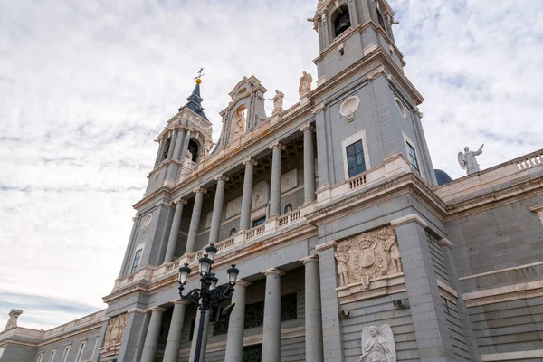 Санта Мария Реаль Альмудена Католическая Церковь Резиденция Римско Католической Архиепархии — стоковое фото