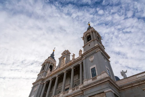 Santa Maria Real Almudena Katedrali Madrid Katolik Kilisesi Nin Başkentidir — Stok fotoğraf