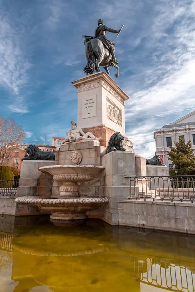 スペイン マドリード 2022年2月16日 オリエンテ広場 Plaza Oriente マドリードの歴史的中心部に位置する広場です 1844年に設計され 王宮の前に位置しています — ストック写真