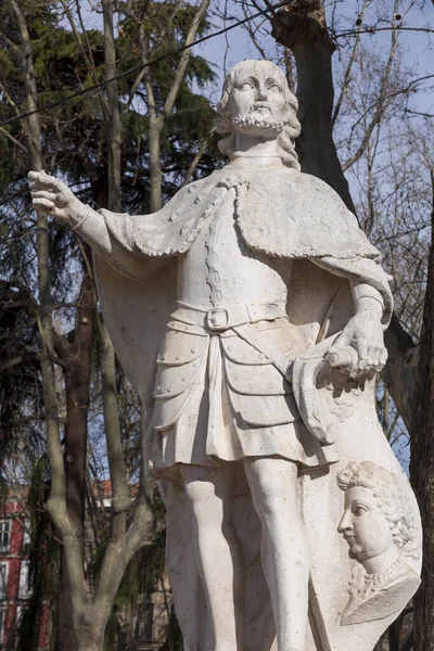 スペイン マドリード 2022年2月16日 スペインの首都マドリードのオリエンテ広場におけるスペイン王室の人物像 アストゥリアス王オルドノ1世 — ストック写真