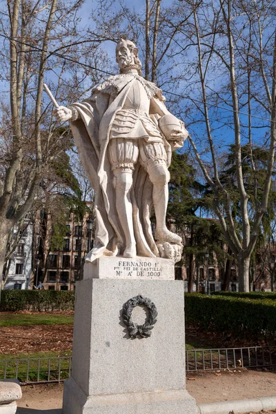 Μαδρίτη Ισπανία Φεβρουάριος 2022 Αγάλματα Ισπανικών Βασιλικών Προσωπικοτήτων Στην Plaza — Φωτογραφία Αρχείου