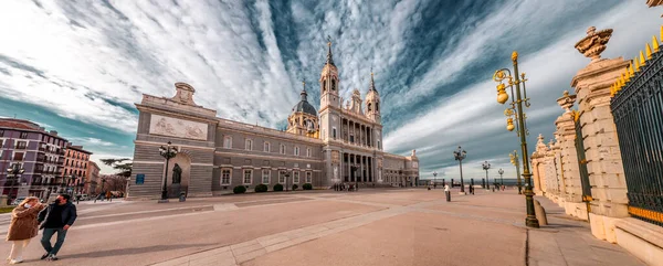 Madrid Spanje Feb 2022 Santa Maria Real Almudena Kathedraal Een — Stockfoto