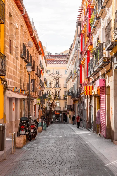 マドリード スペイン 2022年2月16日 スペインの首都マドリードのチュエカ地区からの一般建築と街並み — ストック写真