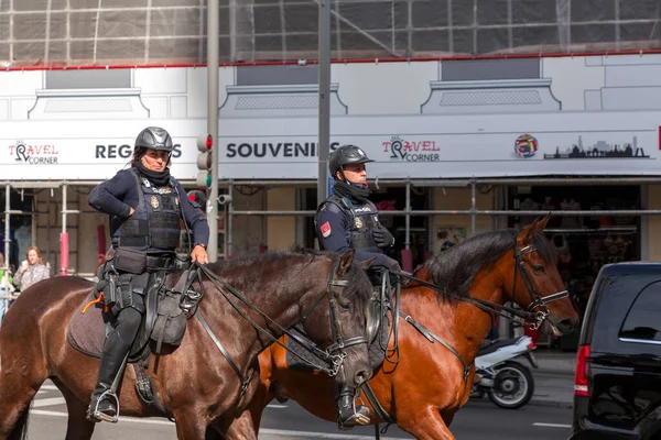 Madrid Spain Feb 2022 Spanish Mounted Police Forces Patrolling Touristic — Stock Photo, Image