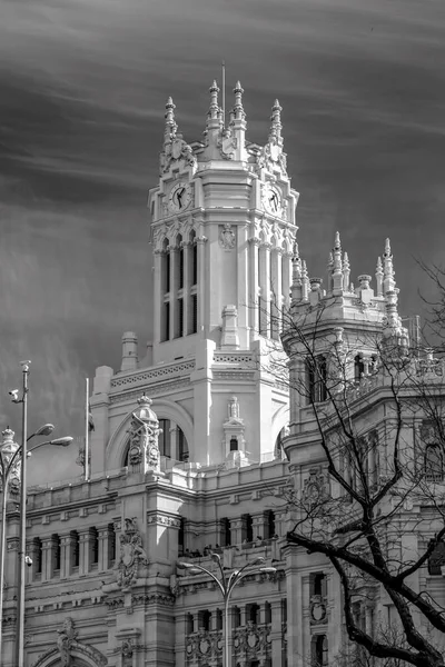 2022年2月16日 西班牙马德里 Cibeles宫 旧称Palacio Comunicaciones 是一座建筑群 由马德里Cibeles广场的两座白色立面组成 — 图库照片