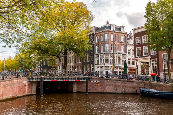 Amsterdam Ottobre 2021 Canali Architettura Tipica Olandese Amsterdam Una Delle — Foto Stock