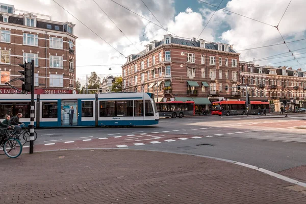 Amsterdam Oktober 2021 Elektrische Stadtbahn Mit Fahrgästen Amsterdam Niederlande — Stockfoto