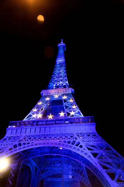 Parijs Frankrijk Jan 2022 Iconische Eiffeltoren Nachts Verlicht Smeedijzeren Roostertoren — Stockfoto