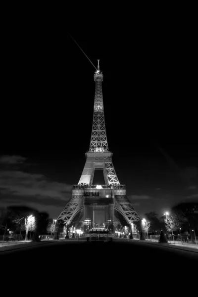 Pariisi Ranska Tammikuu 2022 Ikoninen Eiffel Torni Valaistu Yöllä Takorauta — kuvapankkivalokuva