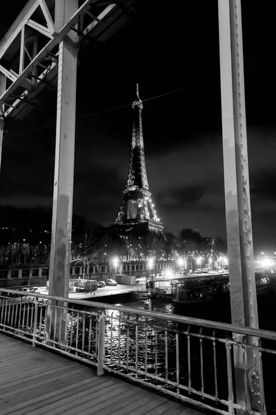 Paris Frankrike Jan 2022 Det Ikoniske Eiffeltårnet Opplyst Natten Smijern – stockfoto