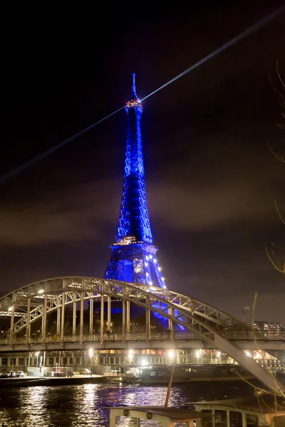 Paris Fransa Ocak 2022 Geceleri Aydınlatılan Ikonik Eyfel Kulesi Fransa — Stok fotoğraf