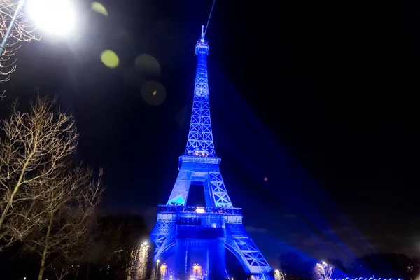 Icónica Torre Eiffel Iluminada Noche Torre Celosía Hierro Forjado Campo — Foto de Stock