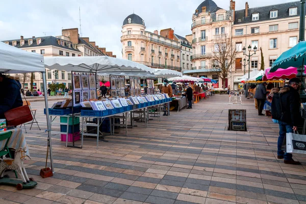 Орлеан Франция Января 2022 Года Продавцы Продающие Винтажные Вещи Площади — стоковое фото