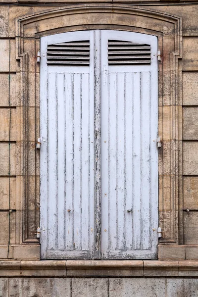 Окна Деревянными Ставнями Архитектурные Детали — стоковое фото