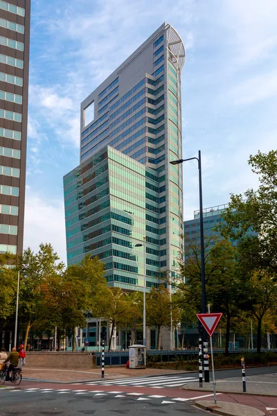 Rotterdam Oct 2021 Vista Rua Arquitetura Moderna Com Torres Negócios — Fotografia de Stock