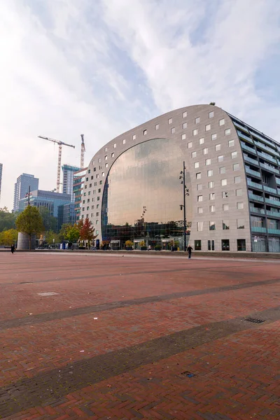 Rotterdam Holandia Oct10 2021 Markthal Jest Budynkiem Mieszkalnym Biurowym Halą — Zdjęcie stockowe